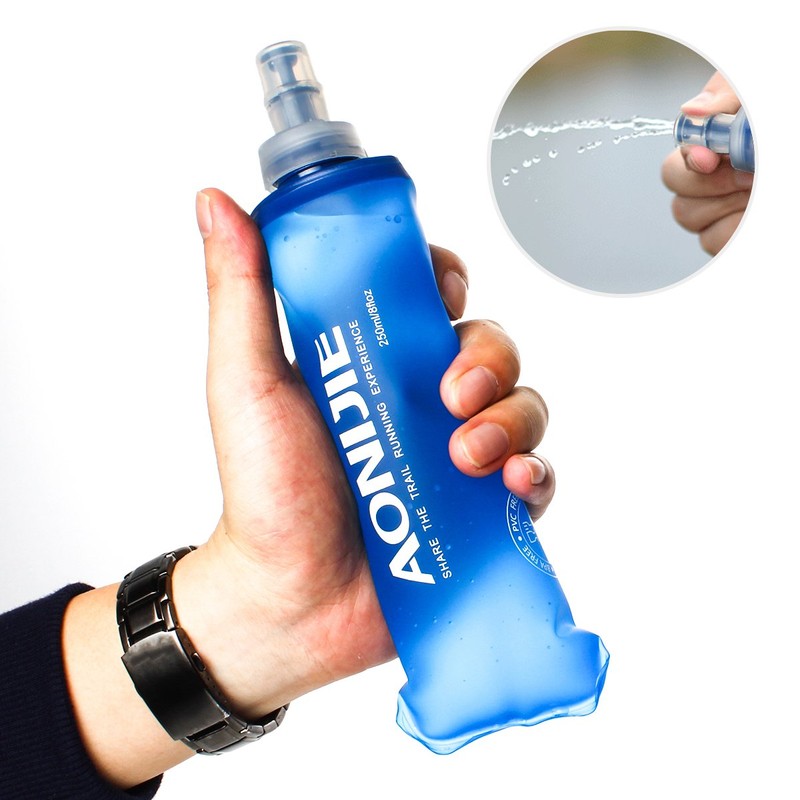 Geila Handheld Water Bottle for Running, 17 oz Handheld Water