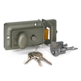 UK Security Supplies Traditional Nightlatch - 60mm Backset - Green Body - Supplied w/ Rim Cylinder (3 Keys) & Fixings - External Door Lock Front Door & Back Door. (Green / Silver Cylinder) (5PTR60)