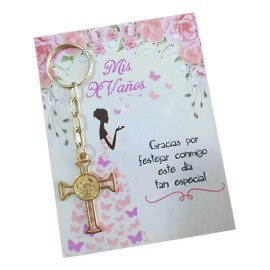 30 Llaveros San Benito Recuerdo De Xv Años Color Rosa