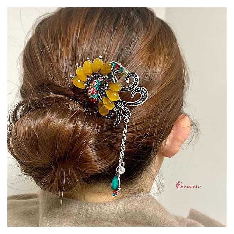 샵프리A Traditional Korean Bun Pin Hair Accessory with Cubic Decoration