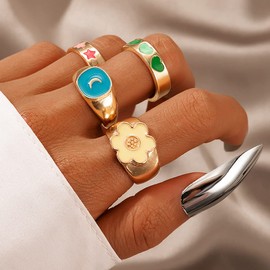 XUN Zhe 4Pcs Gold Enamel Heart Pattern Rings Sets,Colorful Vintage Flower Star Moon Band Rings Knuckle Stacking Rings Jewelry for Women (4PCS)
