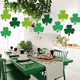 30 Pcs St Patrick's Day Hanging Shamrocks St Patrick's Day Lawn Decorations Shamrock Decorations Outdoor Sign Decor for St. Patrick's Day Ornaments for St. Patrick's Day Yard Spring Tree