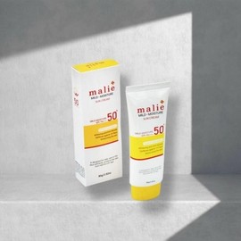 Sun Cream Mild Moisture on the head 80ml / 마리에 썬크림 마일드 모이스처 80ml
