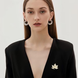 EMEGCY Maple Leaf Brooch for Women Rhinestone Maple Leaf Brooch Pin Gold Plated Maple Leaf Lapel Pin Jewelry Gift for Mom Wife