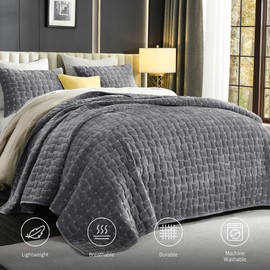 Grassix Velvet Quilt Queen Size, 3-Piece Luxury Dark Grey Quilt Bedding Set, Lightweight Velvet Comforter for All Seasons, Breathable Geometric Bedspread Coverlet with 2 Shams, Housewarming Gift