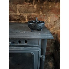 BEYLAB Cast Iron Incense Holder with Lotus Flower Lid, Versatile Holder for Any Incense Stick, Incense Cones, Resins, Traditional Japanese Zen Decor Aromatherapy and Mindfulness