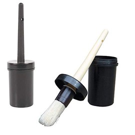 Hoof Brush, Huffett Brush in a practical box for hoof cleaning