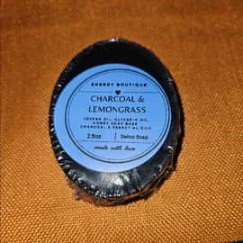 Detoxifing Charcoal & Lemongrass Soap Bar