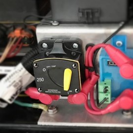 GLOSO GLOSO Circuit Breaker Switches Manual Reset Waterproof Audio Radio Solar System Boat Truck Marine Automotive Stud 5/16 Surface Mount 150A