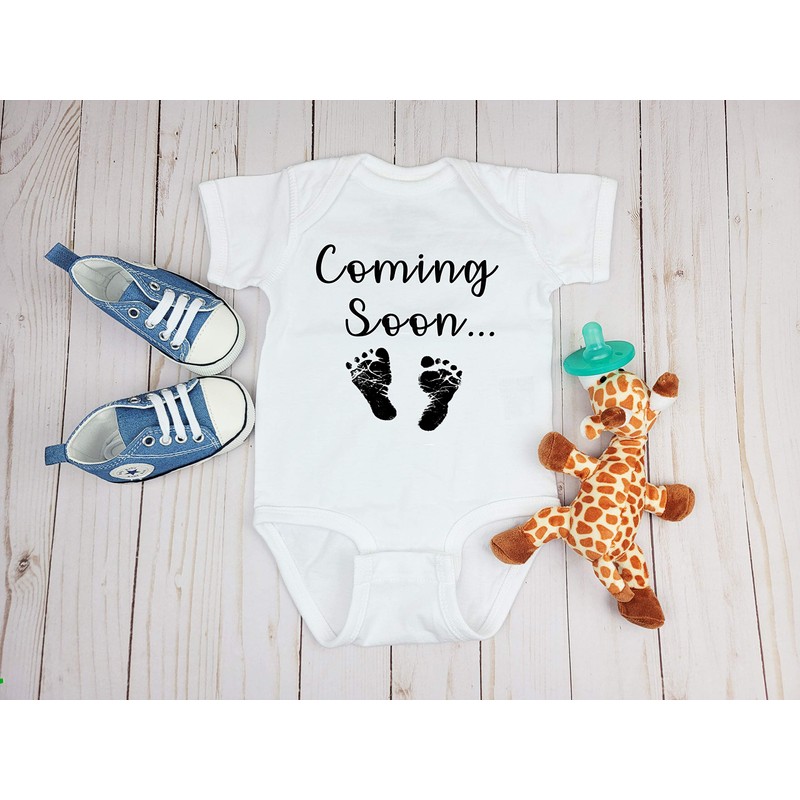 Coming Soon. Body de bebé de una pieza para recién