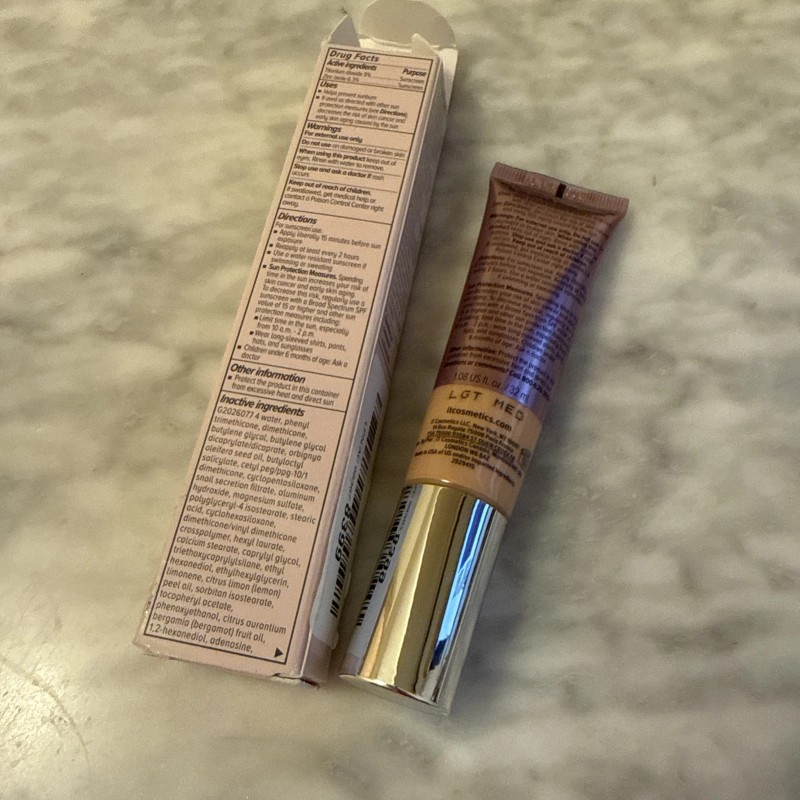 It Cosmetics CC+ Illuminating color correctiong Cream SPF50 Light Medium