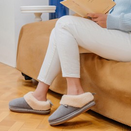 FamilyFairy Women's Cozy Micro Suede Slippers Memory Foam Warm Slippers with Fuzzy Faux Fur Collar Winter Indoor House Shose Grey 7-8