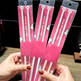 StyBtt Pack of 4 Cat Paw Chopsticks, 25 cm Chopsticks with Cat Paws, Chopsticks Cute Paw Prints, Non-Slipsticks, Cat Paw Chopsticks, with Cat Claw Fork