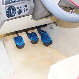 3pcs Car Brake Pedal Pad, Anti Slip Manual Accelerator Foot Pedal Cover Wear Resistant for Car Pedal(red)