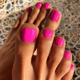 Artquee Hot Pink Fake Toenails Glossy Press on Toe Nails Short Square Shaped Toenail Cute Artificial Toes Nail Art False Tips for Women in 14 Sizes - 28Pcs Kit