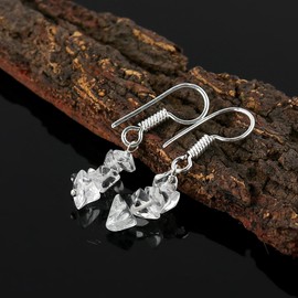 Thecraftman Natural Clear Quartz Chips Earrings for Women, Yoga Jewelry, Meditation Earring, Crystals Earring, Raw Gemstone, Energy Healing Crystals, Birthday, Gemstone Jewelry (Clear Quartz)