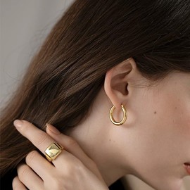 Ovnshery 14K Gold Hoop Earrings, Gold Hoop Earrings for Women, Classic Shiny Polished Earrings, Gifts for Mothers Day Valentines Anniversary Birthday