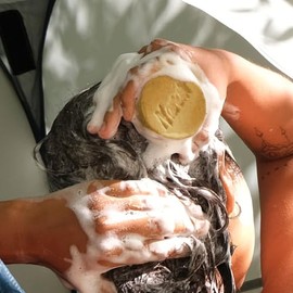 NANAH Shampoo en Barra para Cabello Rizado con Aceite de Aguacate y Argán I Apto para Método Curly I Nutre, Hidrata y Define Rizos I Sin sulfatos y Sin parabenos I Libre de plástico y Vegano I 100 gr.