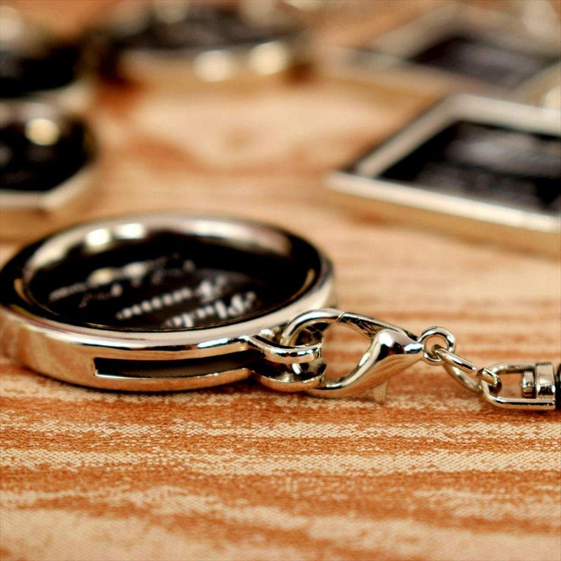 moonwood 7pcs Metal Photo Keychain Cover Photo Frame Locket Pendant