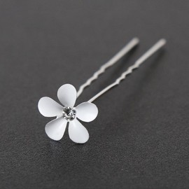 White flower hairpin, Hanbok, mother of the bride/groom, wedding, updo ornament, U-pin / 화이트 플라워 뒤꽂이 한복 혼주 웨딩 올림머리장식 U핀