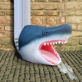Carchistan Shark Downspout Garden Statues, Gutter Guardian Extension Outdoor Statues Garden Decorations,10"x7.5"x6" (Fits Standard Rectangular Downspouts Up to 2" x 3")