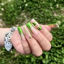24 Pcs St. Patrick's Day Press on Nails Long Coffin Fake Nails Green False Nails with Shamrocks Designs French Tip Nails Press ons Green Lucky Clover Nail Art Supplies Spring Glue on Nails for Women