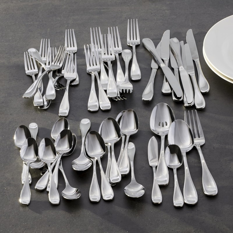 Oneida Silverware Set For 8, Voss 45-Piece Everyday Flatware Set