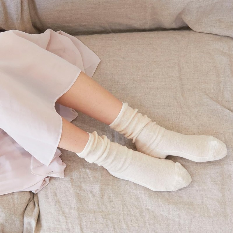[sunayama] [Skin Side 92% Silk] Warm Soft Gauze Socks (Beige)