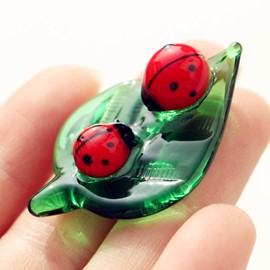Mini Crystal Green Leaf Glass Ladybug: Table Figurines Decor Crystal Room Ornament Sculpture Women Gift Blown Glass Collectible Figurines