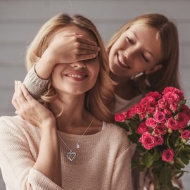 Iefil Birthday Gifts for Mom, Sterling Silver Bonus Mom Gifts Birthstone Necklace Mothers Valentines Day Birthday Gifts for Mom Bonus Mom May Birthstone Green Emerald Jewelry