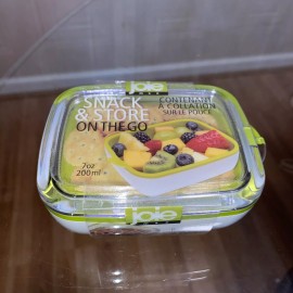Joie New. Snack and Store On The Go Container Joie 7oz 4.3/4 X3.5  Green