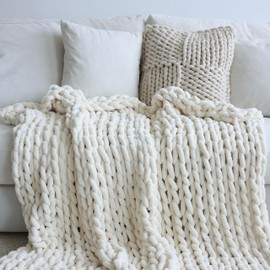 Maetoow Chenille Chunky Knit Blanket Throw （40×50 Inch）, Handmade Warm & Cozy Blanket Couch, Bed, Home Decor, Soft Breathable Fleece Banket, Christmas Thick and Giant Yarn Throws, Cream