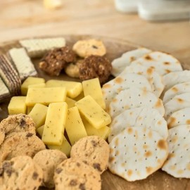 GourmetGiftBaskets.com Classic Snack & Chocolate Gift Basket by GourmetGiftBas