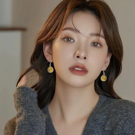 Softball Dangle Drop Earring for Women Dangling Earring for Sister Friend Softball Hook Earrings for Daughter Mom Softball Player Lover Earrings for Girls Softball Themed Earring Set