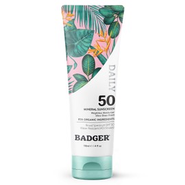 Badger Protector solar mineral diario SPF 50 con óxido de zinc, 85% orgánico, ligero y fácil de aplicar, sin yeso blanco, hidratante, seguro para arrecifes, vegano, sin perfume, 4 onzas líquidas