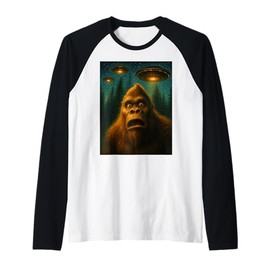 Bigfoot Sasquatch Alien UFO Starry Night Gifts Men Women Kid Raglan Baseball Tee