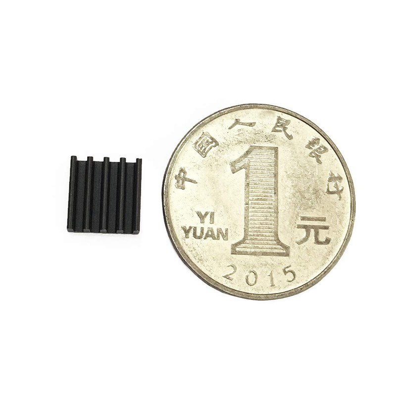 20個のミニヒートシンク8.8x8.8x5 mmアルミニウムブラック