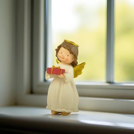 DurableDelights Angel Holding Gift Box – 4.92” Hand-Painted Resin Angel Statue – Holiday Christmas Tabletop Decor – Cute Small Angel Ornament – Faith-Inspired Keepsake