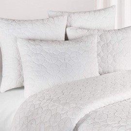 C&F Home Mara White Cotton Voile Twin Solid Quilt Geometric Coastal Machine Washable Reversible Breathable Bedspread Coverlet Twin White