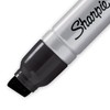 GL75115 Sharpie 07 Magnum Marker Chisel Tip Black S0811310