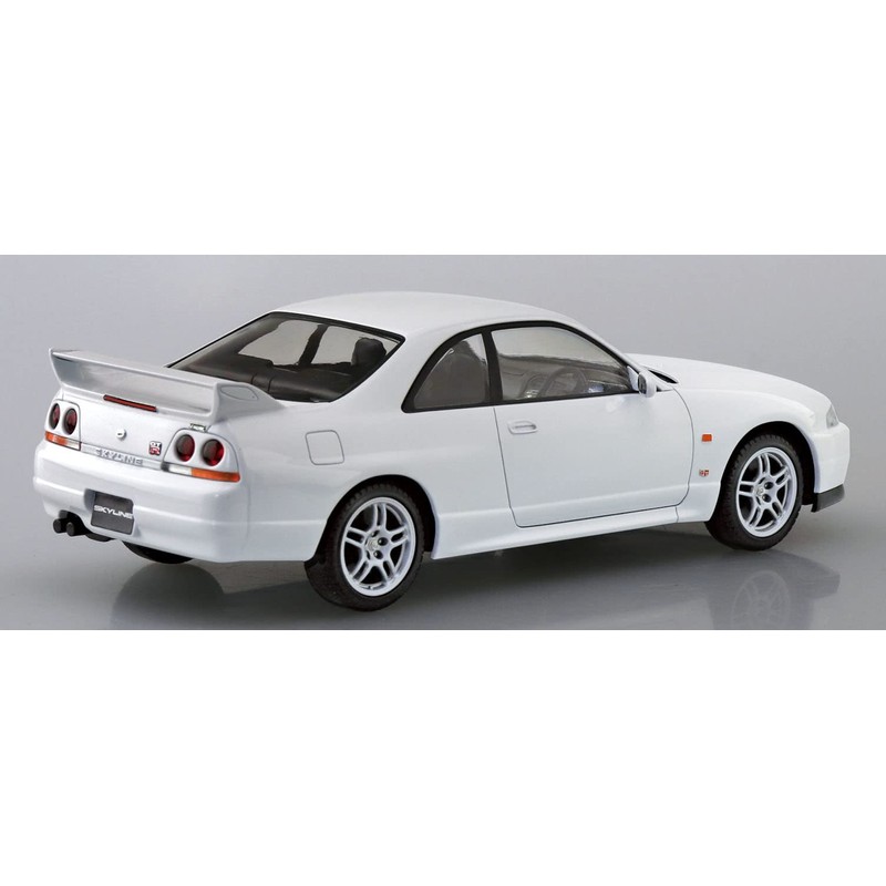 Aoshima Bunka Kyozai 1/32 The Snap Kit Series Nissan R33