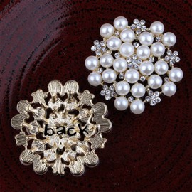 Fashion Elegant Pearl Crystal Snowflake Brooch Pin for Women Girls Wedding Soiree Party Jewelry-gold