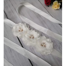 Flower Girl Sash Belt for Dresses Bride/Bridesmaid Sash Belts Flower Pearls Sashes for Wedding Dress (Off-White)