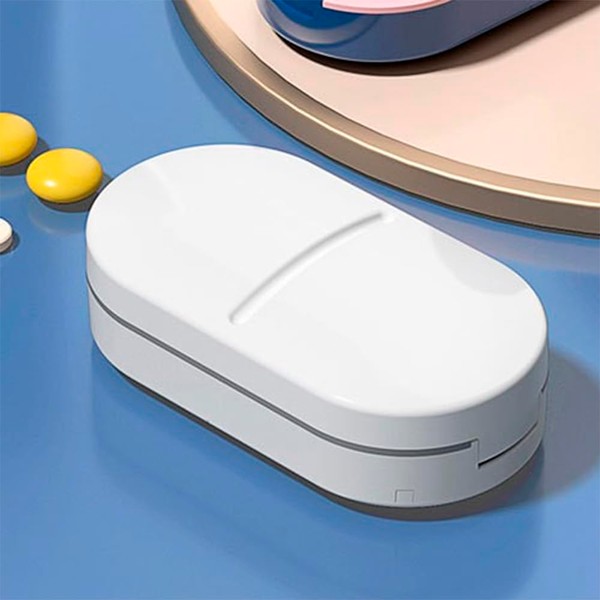 Kleine Pillendose mit Pillenschneider, Pillendose mit Spießer, Kunststoff Organizer für