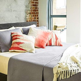 Refinery29| Sloane Bedding Collection | Luxury Premium Ultra Soft Quilt Coverlet, Lightweight Comfortable 4 Piece Set, Modern Textured Design for Home Hotel DÃ©cor (King, Grey)