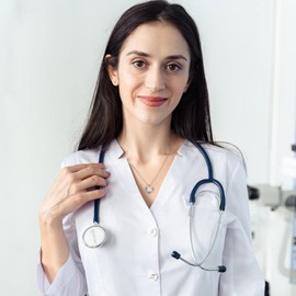 Ieftop Nurse Necklaces for Women - 14K White Gold Plated Cubic Zirconia Love Knot Jewelry Gifts for Nurses & Doctors