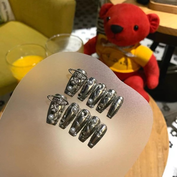 MAOLEETO Press on Nails, Middle Ladder Fake Nails Pearls False