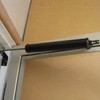 Cierra puertas neumatico para puertas ligeras de madera, aluminio, puertas