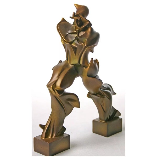Parastone Futuristic Man by Boccioni, Unique forms of continuity in
