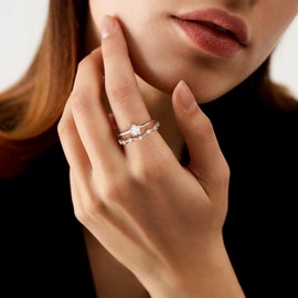 ALEXCRAFT Glitter Star Rings Gold Silver Star Women with Zirconia Adjustable Jewellery for Women Girlfriend Mum Engagement Promise Ring Jewellery